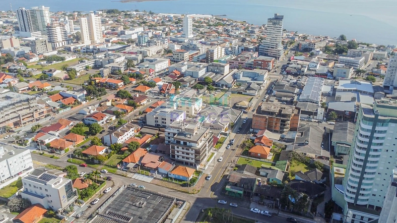 Apartamento Mobiliado no Centro de Tramandaí – 3 Dormitórios: 2ª foto da galeria de imagens do imóvel