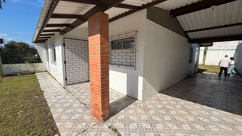 Casa ampla com anexo e pátio murado no centro de Tramandaí: 3ª foto da galeria de imagens do imóvel