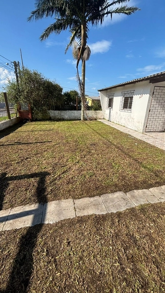 Casa ampla com anexo e pátio murado no centro de Tramandaí: 5ª foto da galeria de imagens do imóvel