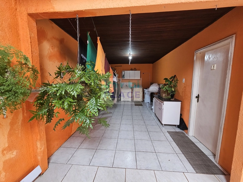 Casa com Anexo e Amplo Espaço para sua Família: 1ª foto da galeria de imagens do imóvel