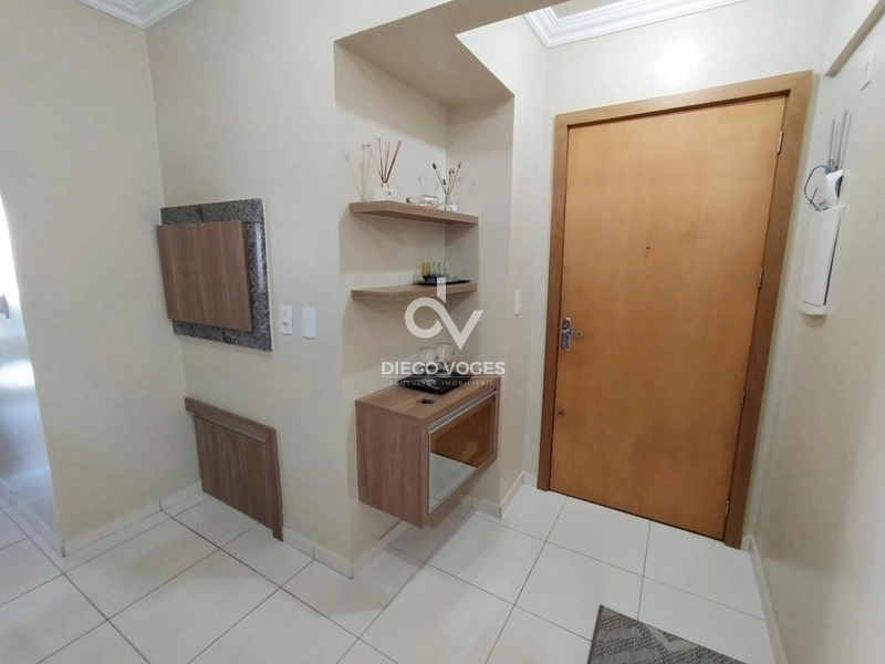 Apartamento semi mobiliado no centro próximo ao comércio local: 1ª foto da galeria de imagens do imóvel