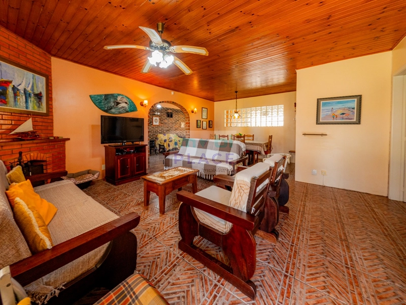 Casa à venda com amplo espaço e lazer completo: 6ª foto da galeria de imagens do imóvel