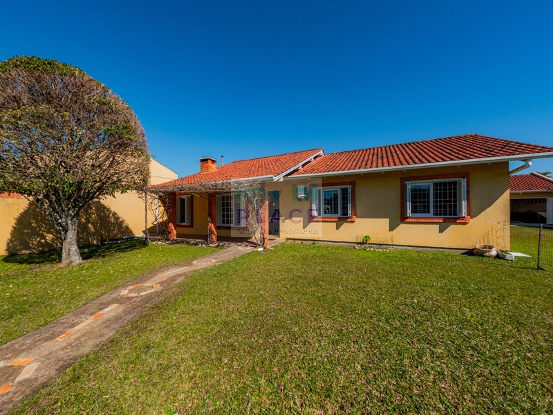 Casa à venda com amplo espaço e lazer completo: 3ª foto da galeria de imagens do imóvel