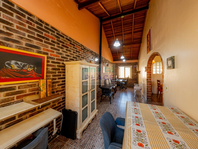 Casa à venda com amplo espaço e lazer completo: 8ª foto da galeria de imagens do imóvel