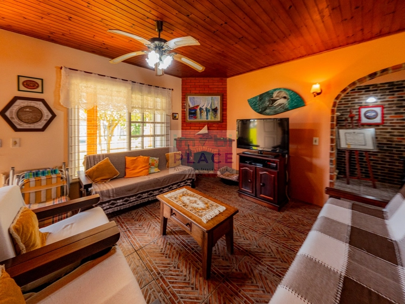 Casa à venda com amplo espaço e lazer completo: 7ª foto da galeria de imagens do imóvel