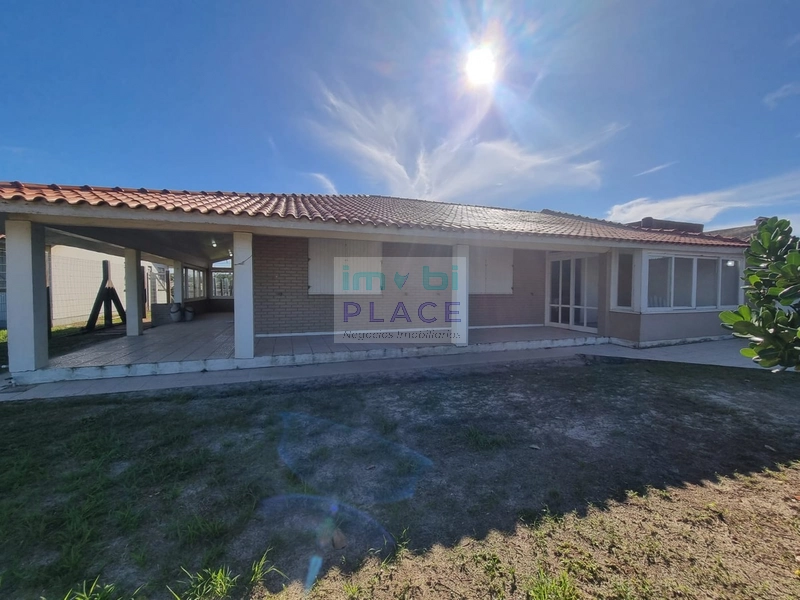 IMPERDÍVEL – CASA FRENTE MAR: 2ª foto da galeria de imagens do imóvel