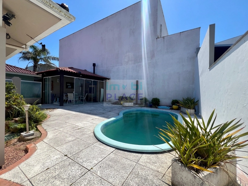 Apresentamos esta magnífica casa em Xangri-Lá: 2ª foto da galeria de imagens do imóvel