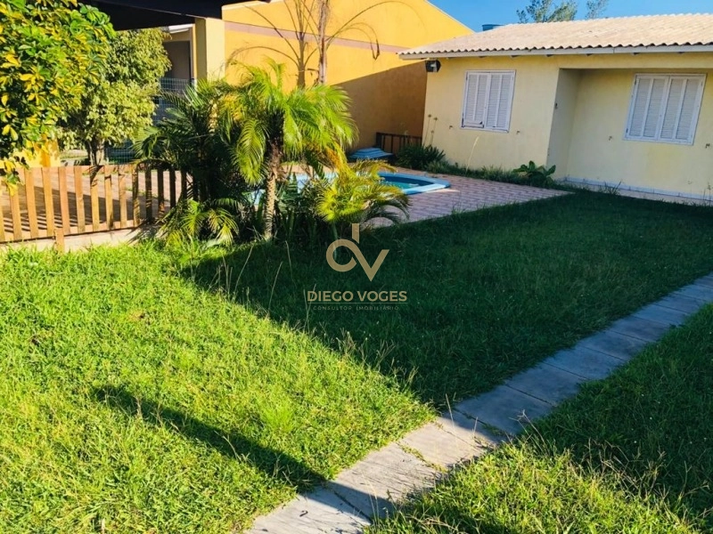 Casa com amplo terreno 2 quartos quiosque com churrasqueira e piscina: 1ª foto da galeria de imagens do imóvel