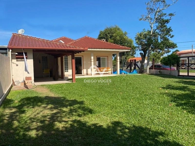 Excelente residência localizada em uma das principais avenidas: 2ª foto da galeria de imagens do imóvel