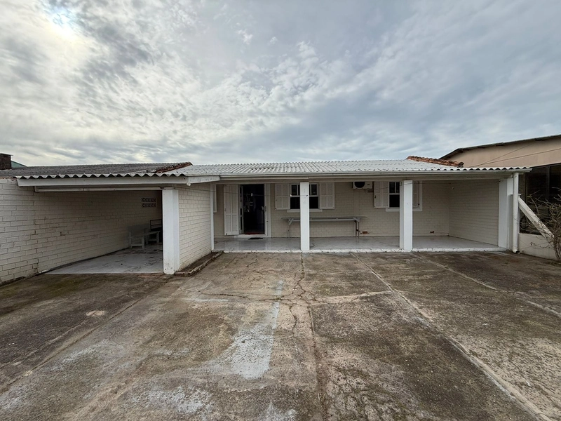 Residência bem localizada, a 100 metros do Super Mercado Zanella: 73ª foto da galeria de imagens do imóvel