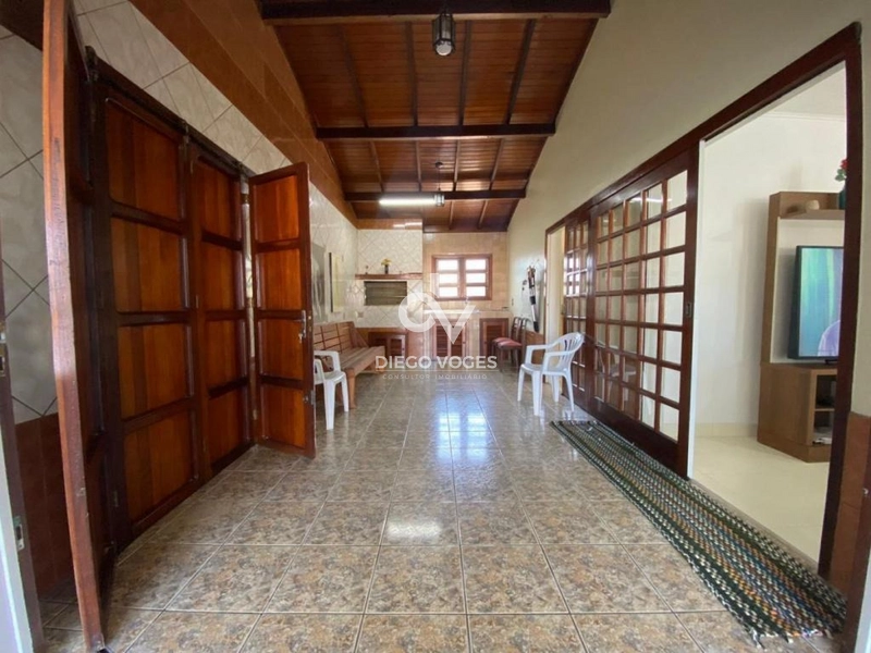 Casa à venda na praia de Tramandaí, próximo ao Fórum e Brigada Militar: 5ª foto da galeria de imagens do imóvel