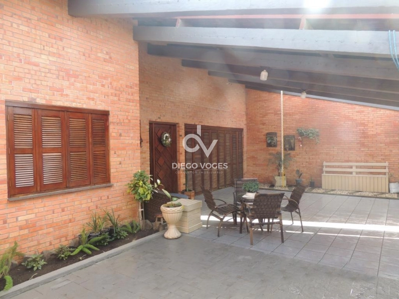 EXCELENTE IMÓVEL NO CENTRO DE IMBÉ, 4 DORMITÓRIOS: 2ª foto da galeria de imagens do imóvel
