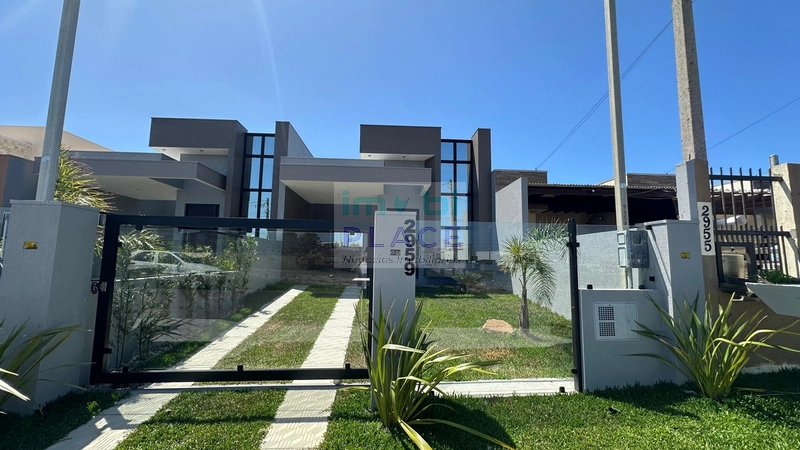 Casa com 3 dormitórios e paisagismo: 5ª foto da galeria de imagens do imóvel
