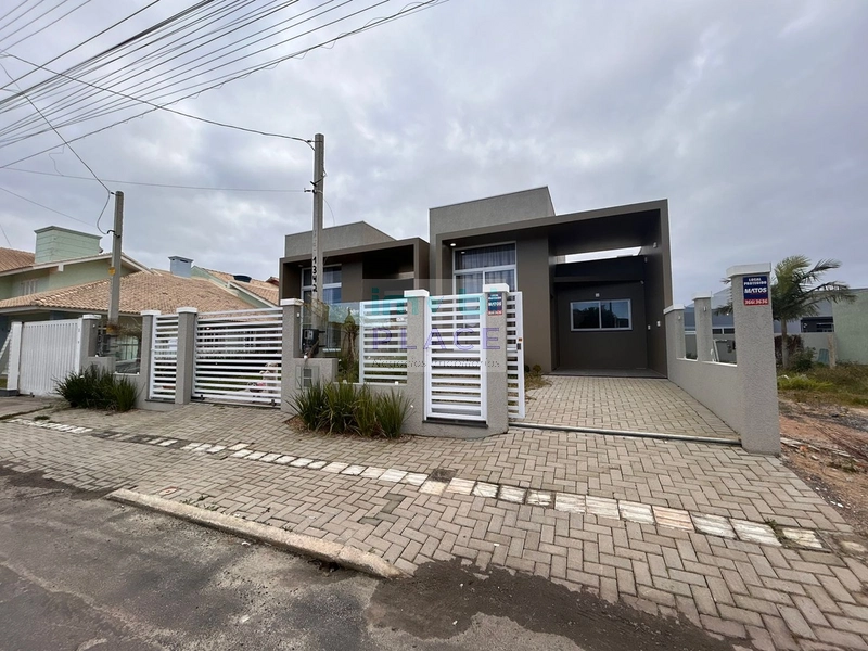 Casa Mobiliada com 3 Dormitórios no Centro de Tramandaí: 2ª foto da galeria de imagens do imóvel