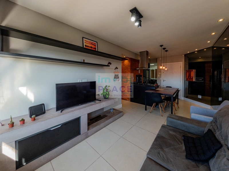 Apartamento mobiliado de frente no centro de Tramandaí – posição solar: 17ª foto da galeria de imagens do imóvel