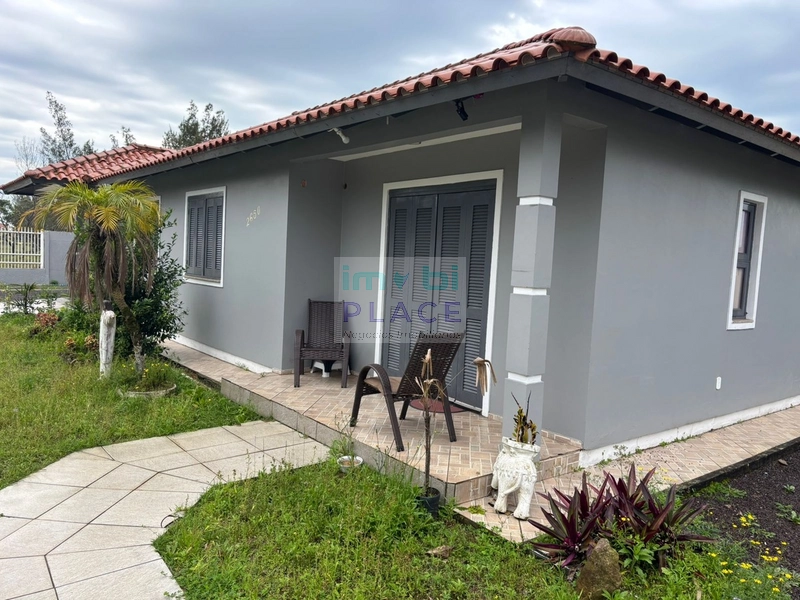 Casa com ótima localização, a apenas 700 metros do mar: 3ª foto da galeria de imagens do imóvel