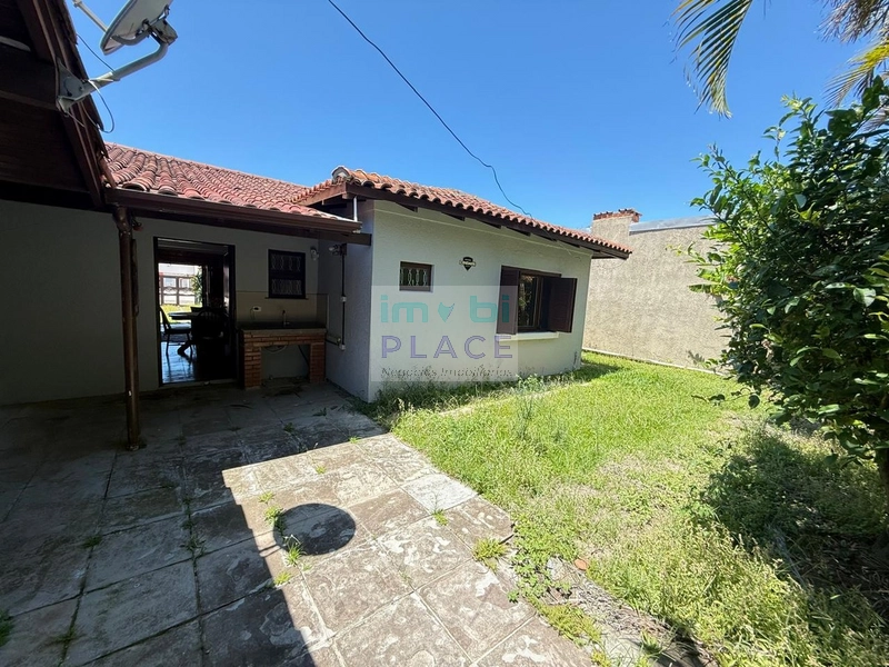Casa à venda em Imbé – 3 dormitórios, suíte e pátio amplo: 1ª foto da galeria de imagens do imóvel