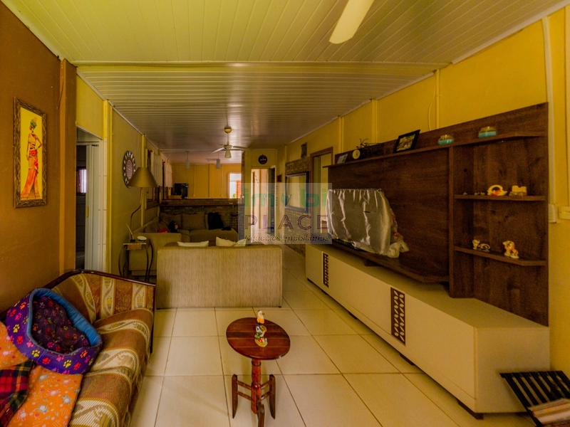 Casa à venda com amplo espaço: 16ª foto da galeria de imagens do imóvel
