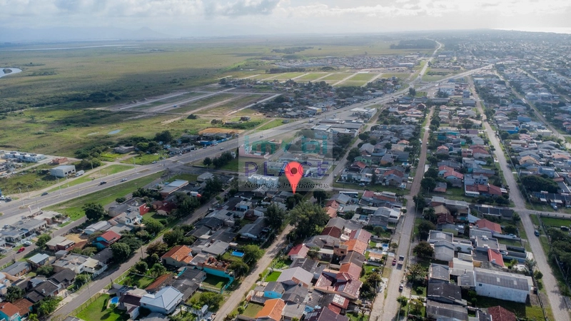 Casa à venda com amplo espaço: 8ª foto da galeria de imagens do imóvel