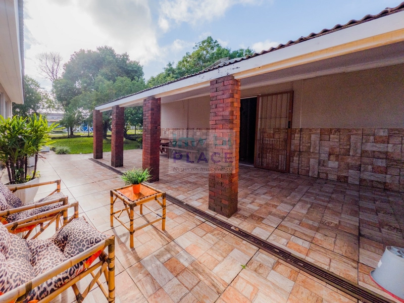 Casa à venda com amplo espaço: 54ª foto da galeria de imagens do imóvel