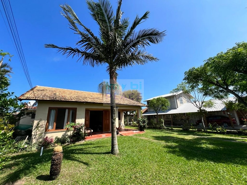 Locação de temporada - Casa com pátio 3 Quartos - Acomoda 6 Pessoas: 11ª foto da galeria de imagens do imóvel