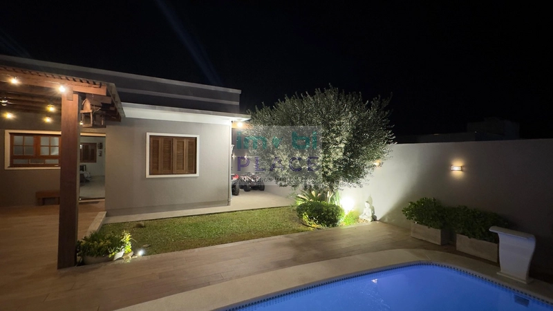 Casa com piscina: 7ª foto da galeria de imagens do imóvel