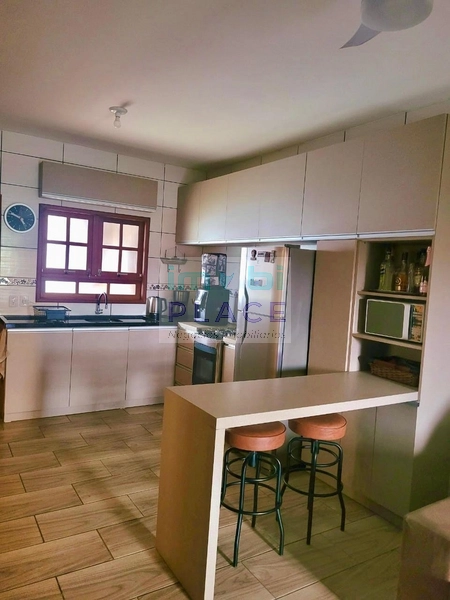 Casa com piscina: 25ª foto da galeria de imagens do imóvel