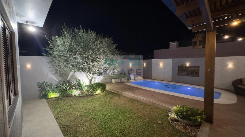 Casa com piscina: 17ª foto da galeria de imagens do imóvel