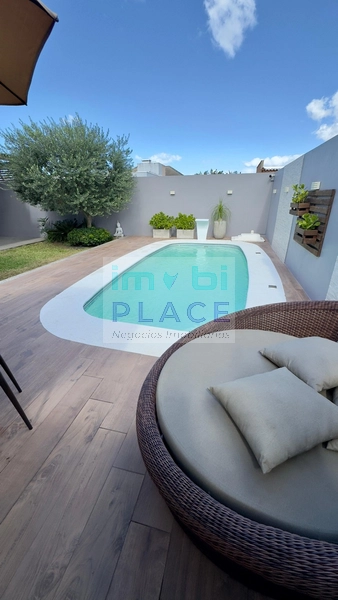 Casa com piscina: 16ª foto da galeria de imagens do imóvel