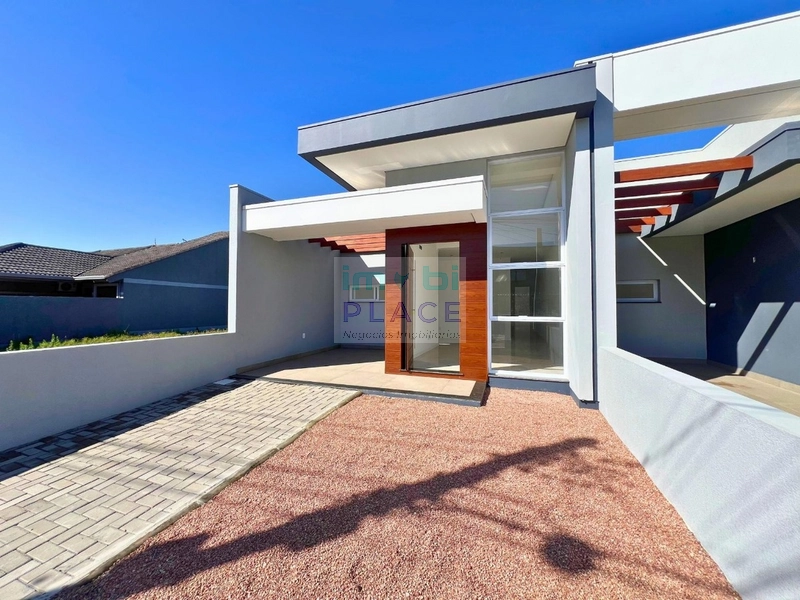 Casa à Venda – Alto Padrão Construtivo: 3ª foto da galeria de imagens do imóvel