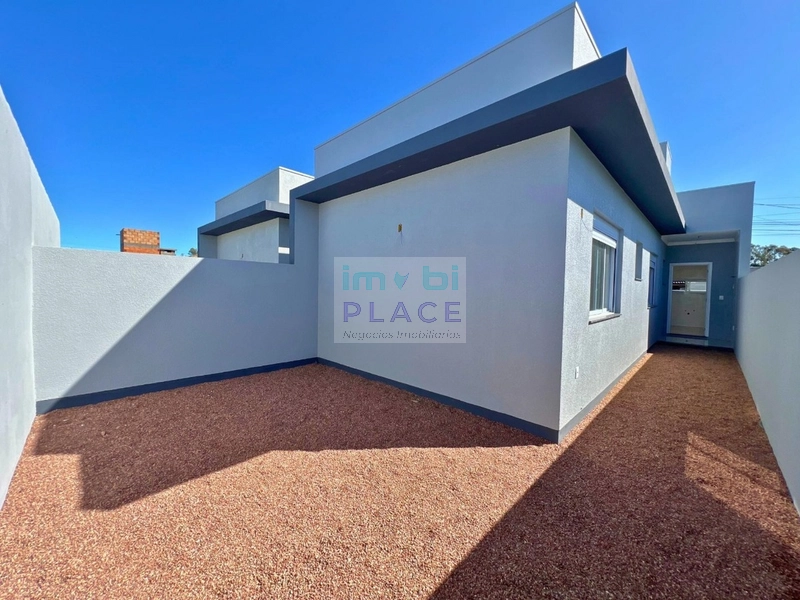 Casa à Venda – Alto Padrão Construtivo: 1ª foto da galeria de imagens do imóvel