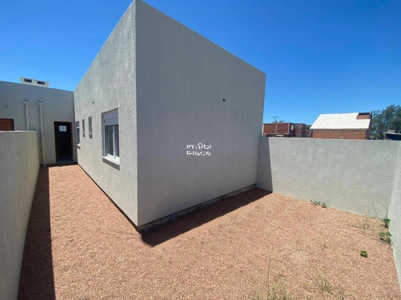 Excelente Casa Geminada, a 1 Quadra do Mar, composta de 2 dormitórios.: 13ª foto da galeria de imagens do imóvel