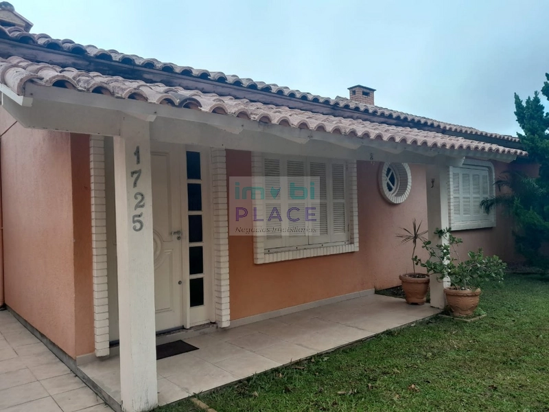 Casa Mobiliada à Venda: 2ª foto da galeria de imagens do imóvel