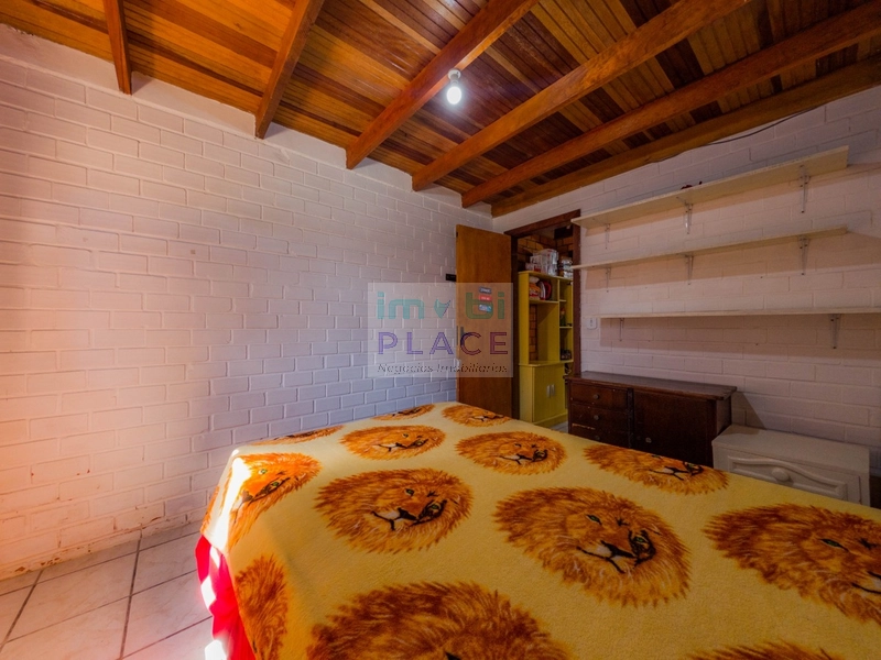Casa à venda com arquitetura diferenciada: 9ª foto da galeria de imagens do imóvel