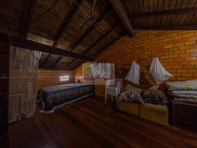 Casa à venda com arquitetura diferenciada: 14ª foto da galeria de imagens do imóvel