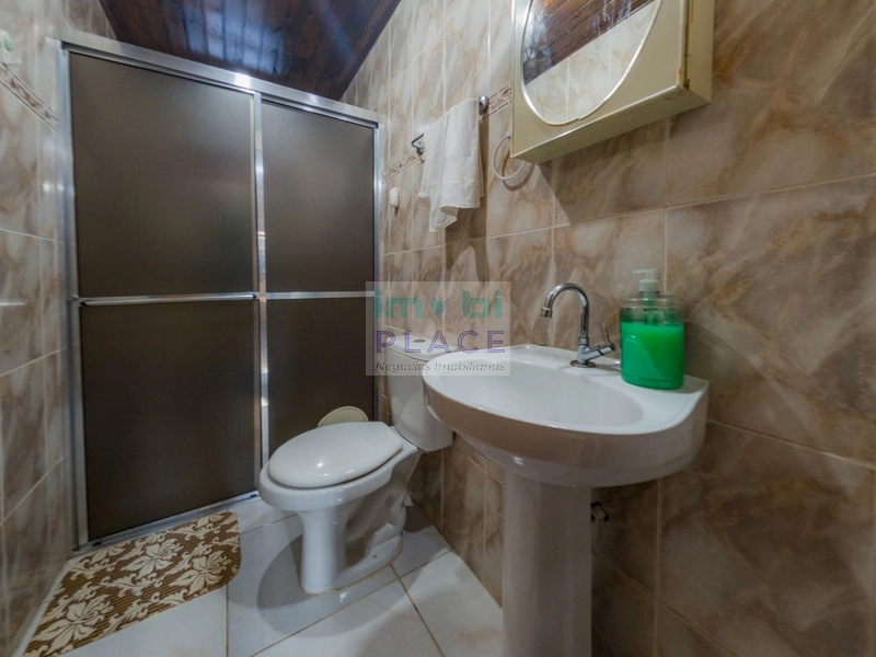 Casa à venda com arquitetura diferenciada: 4ª foto da galeria de imagens do imóvel