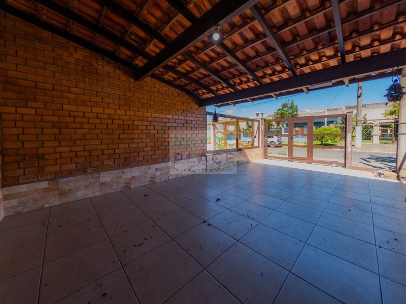 Casa à venda com arquitetura diferenciada: 15ª foto da galeria de imagens do imóvel