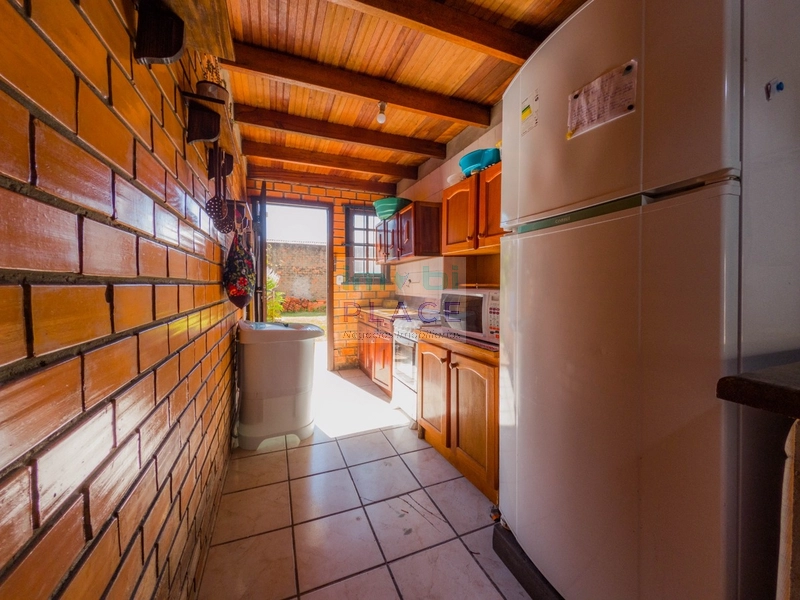 Casa à venda com arquitetura diferenciada: 6ª foto da galeria de imagens do imóvel