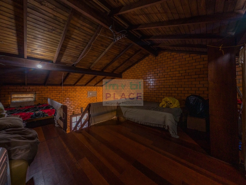 Casa à venda com arquitetura diferenciada: 12ª foto da galeria de imagens do imóvel
