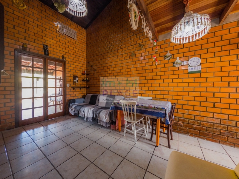 Casa à venda com arquitetura diferenciada: 1ª foto da galeria de imagens do imóvel
