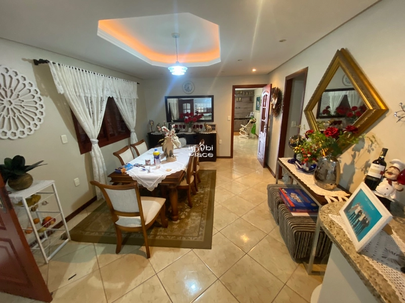 Residência Central de Tramandaí: Espaçosa, Mobiliada e com Piscina: 6ª foto da galeria de imagens do imóvel