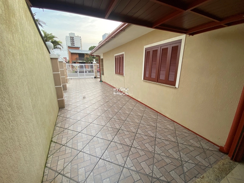 Residência Central de Tramandaí: Espaçosa, Mobiliada e com Piscina: 17ª foto da galeria de imagens do imóvel