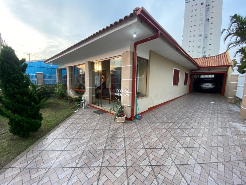 Residência Central de Tramandaí: Espaçosa, Mobiliada e com Piscina: 23ª foto da galeria de imagens do imóvel