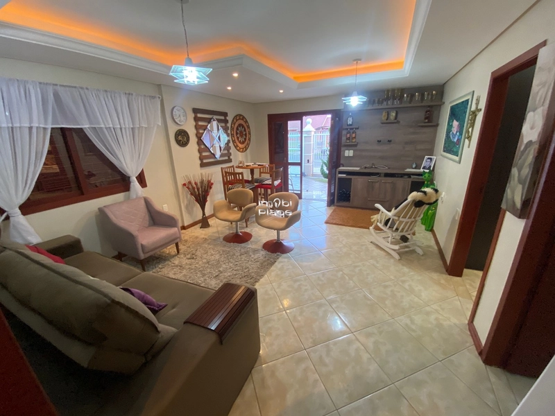 Residência Central de Tramandaí: Espaçosa, Mobiliada e com Piscina: 3ª foto da galeria de imagens do imóvel