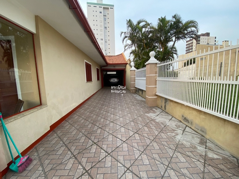 Residência Central de Tramandaí: Espaçosa, Mobiliada e com Piscina: 9ª foto da galeria de imagens do imóvel