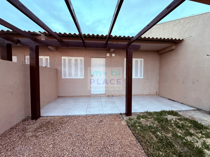 Ótima casa geminada: 2ª foto da galeria de imagens do imóvel