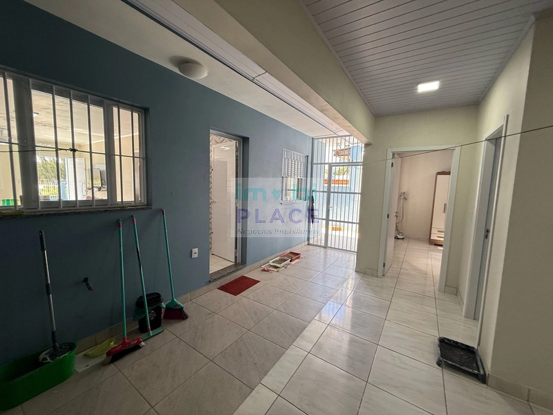 Casa Moderna com 3 Quartos e Quintal: 40ª foto da galeria de imagens do imóvel