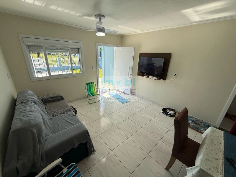 Casa Moderna com 3 Quartos e Quintal: 2ª foto da galeria de imagens do imóvel