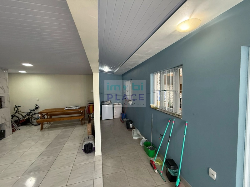 Casa Moderna com 3 Quartos e Quintal: 34ª foto da galeria de imagens do imóvel