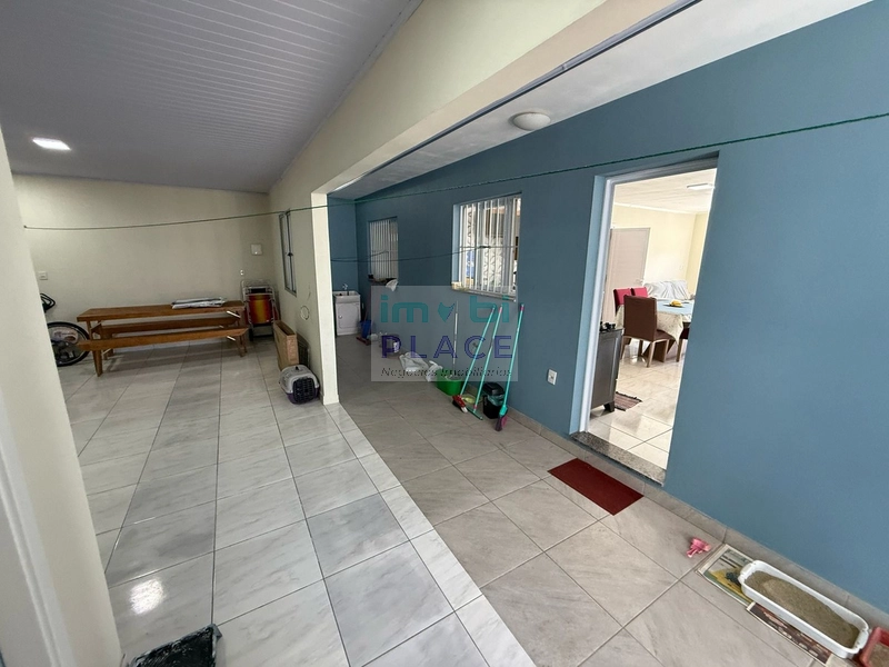 Casa Moderna com 3 Quartos e Quintal: 39ª foto da galeria de imagens do imóvel